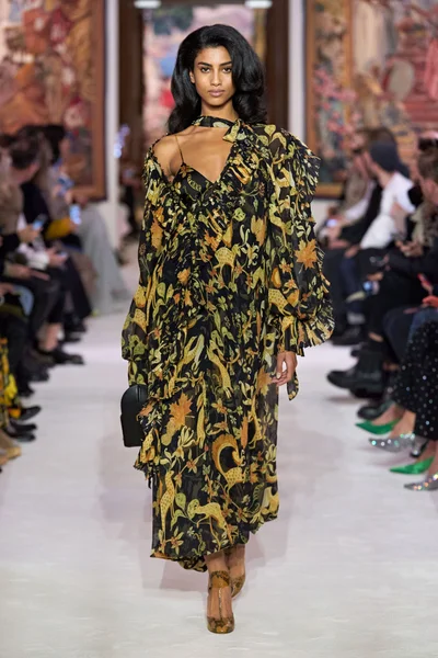 Look 25